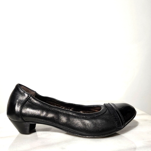 Final Sale - AGL Black Leather w/Patent Toe Capped Ballet Flats w/Pleated Ruffle - Picture 1 of 9